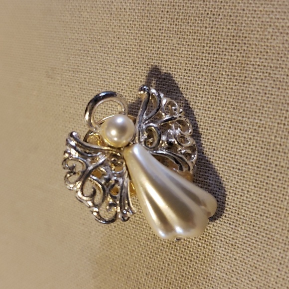 Four Silver-tone and Gold-tone Angel Pins - 5/$15 - Picture 3 of 6